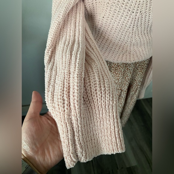 Cozy Knit Pullover Fluffy Oversized V Neck Light Pink Women's Sweater Size Large - Picture 8 of 8